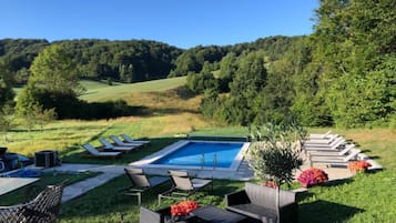 Camera doppia (Double Room with Balcony) | Piscina all'aperto | 6 piscine all'aperto, lettini