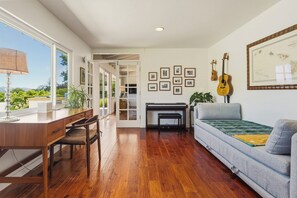 Smart TV - Private Montecito Retreat: Views, Outdoor Kitchen, Privacy and Peace (Montecito)