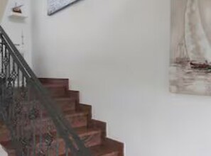 Apartment (One Bedroom Apartment with Terrace an) | Staircase