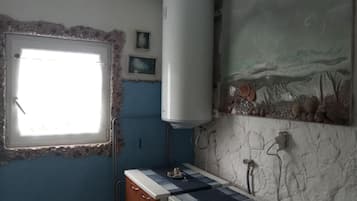 Apartment (Apartment) | Bathroom | Bathtub, towels