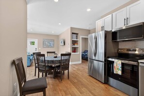 Fridge, microwave, oven, stovetop - Newly Built Cozy Delaware Home (Ocean View)