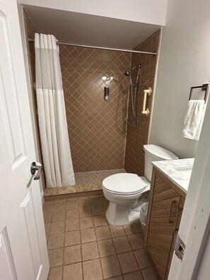 Shower, hair dryer, towels, soap - Hide Away at Winter Park (Winter Park)