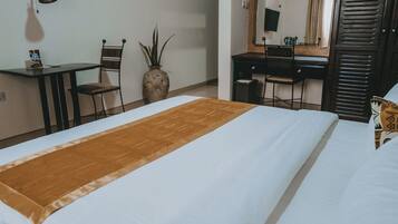 Classic Double Room | In-room safe, free WiFi