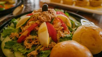 Free daily buffet breakfast