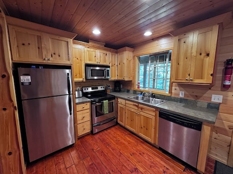 Fridge, microwave, oven, stovetop. Private location cabin in the rainforests of Alaska