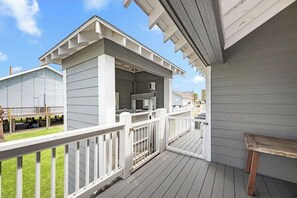 Property grounds - A Sailors Retreat 
Nice 3 bedroom with a pool outdoor dining and sleeps 10 (Bolivar Peninsula)