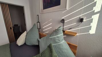1 Schlafzimmer, BĂŒgeleisen/BĂŒgelbrett, WLAN, BettwĂ€sche