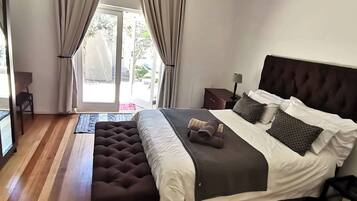 House, 4 Bedrooms, Smoking, Balcony | 4 bedrooms