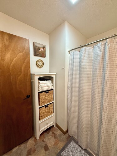“Serenity Now” a 2BR country home in the heart of Amish Country