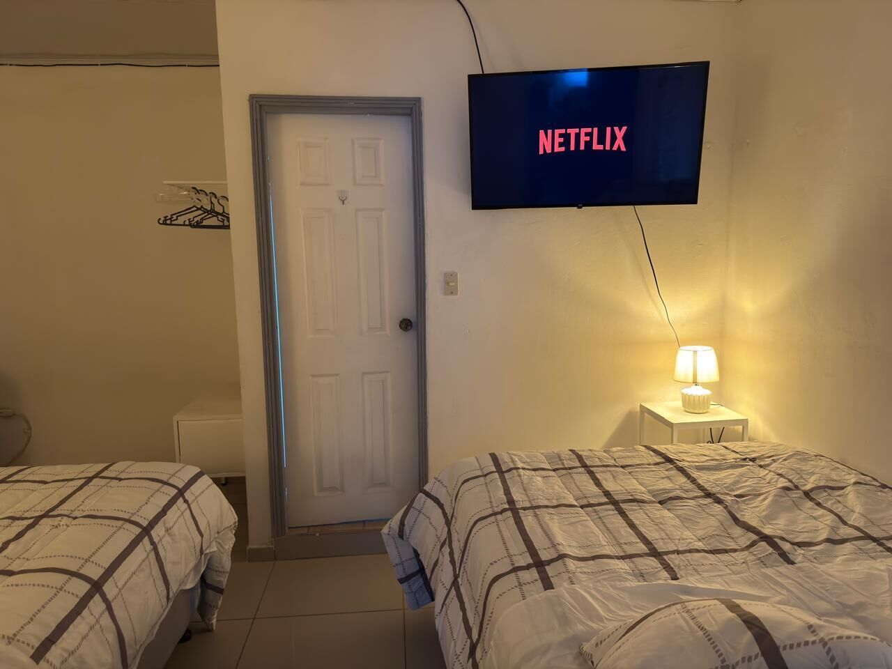 1 bedroom, internet, bed sheets