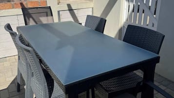 Ulkoruokailutilat
