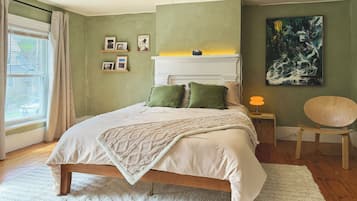 2 bedrooms, desk, free WiFi, bed sheets