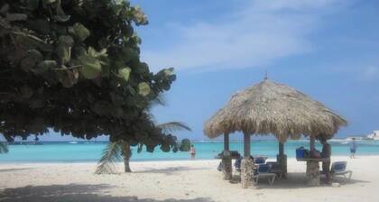 Located in Baby Beach • Cute 1BR/1BA Casita • Walk to Baby & Rodgers Beach
