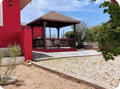 Located in Baby Beach • Cute 1BR/1BA Casita • Walk to Baby & Rodgers Beach