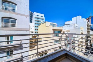 Property grounds - Best of St. Julian’s: Prime Location in Paceville (San Ġiljan)
