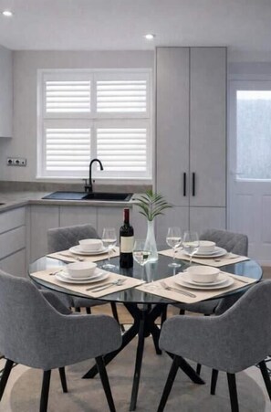 Dining - Stylish and cosy 3 bedroom home in Spalding. (Spalding)