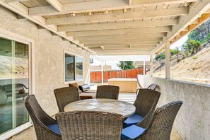 Outdoor dining - 5BR Retreat w/ Hot Tub, BBQ & Foosball (Spring Valley)