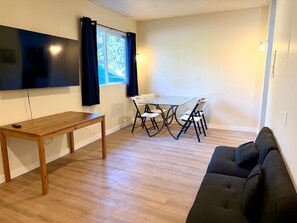 Living area - Brown Door at Lake Serene (Lynnwood)