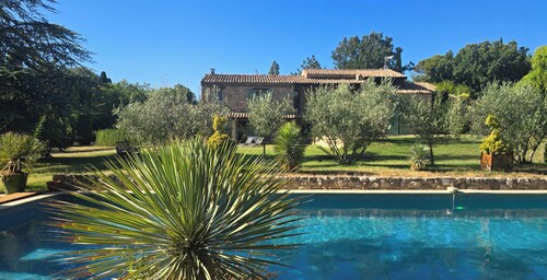 Villa Aurène – Elegant Luxury Retreat with private Pool & Spa Access in Provencr