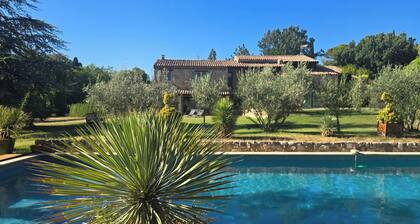 Villa Aurène – Elegant Luxury Retreat with private Pool & Spa Access in Provencr