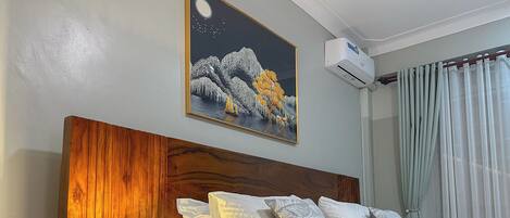2 habitaciones, tabla de planchar con plancha, wifi y ropa de cama