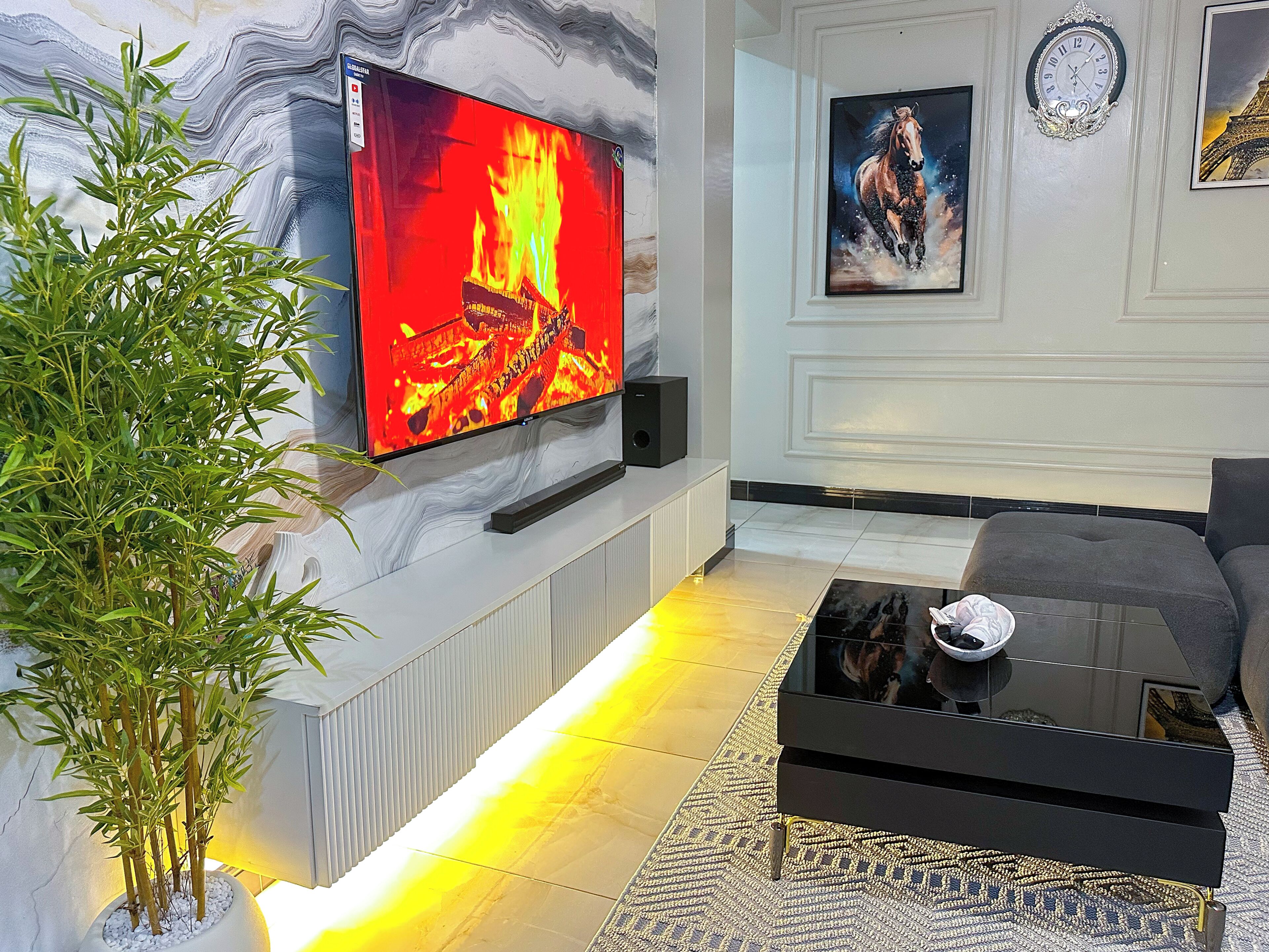 Barksdale Homes Bukoto With King Size Bed Ac. Dstv. Netflix. Standby Generator - カンパラ