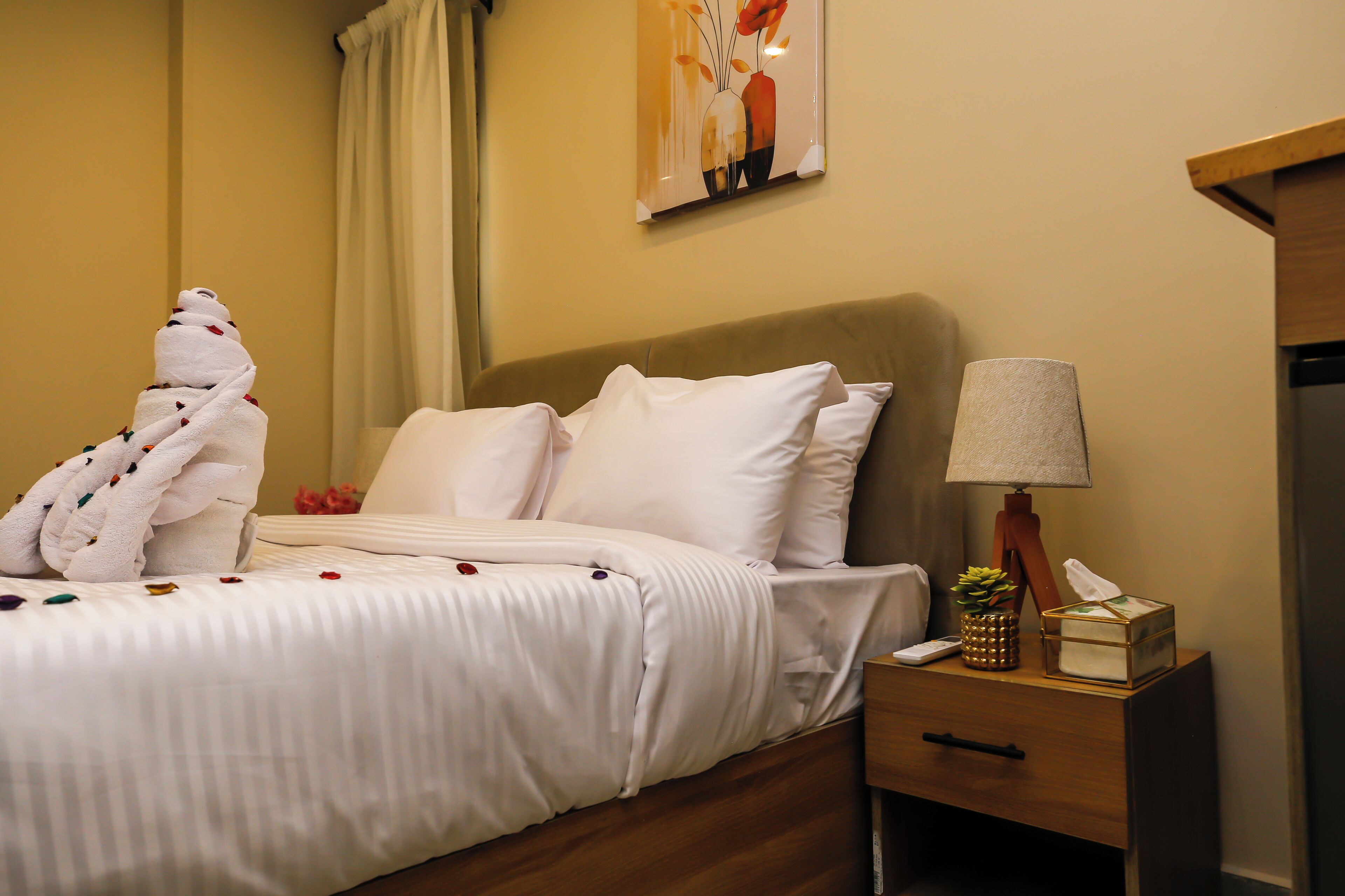 Classic Room, 1 Queen Bed, Air conditioning, City View