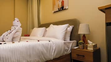 Classic Room, 1 Queen Bed, Air conditioning, City View