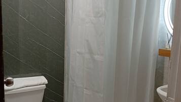 Toallas, jabón, papel de baño