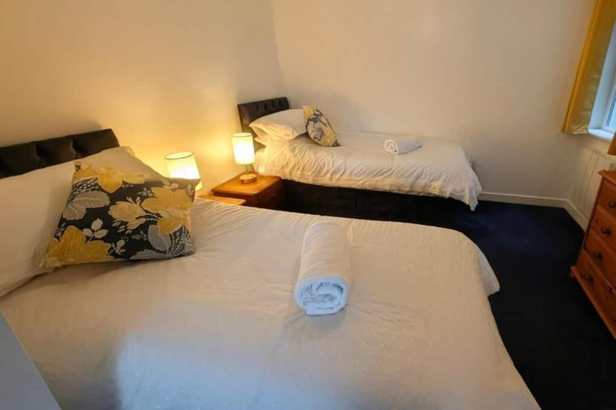 Superior Studio Suite, Courtyard View | Desk, laptop workspace, free WiFi