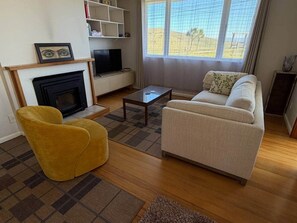 TV - Tyne above Town - Convenient. Comfortable. Clean. (Oamaru)