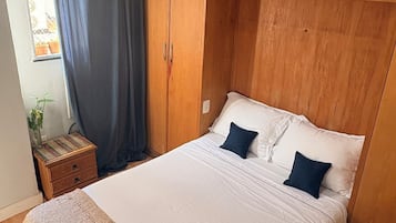 Ferros/tábuas de passar roupa, Wi-Fi, roupa de cama