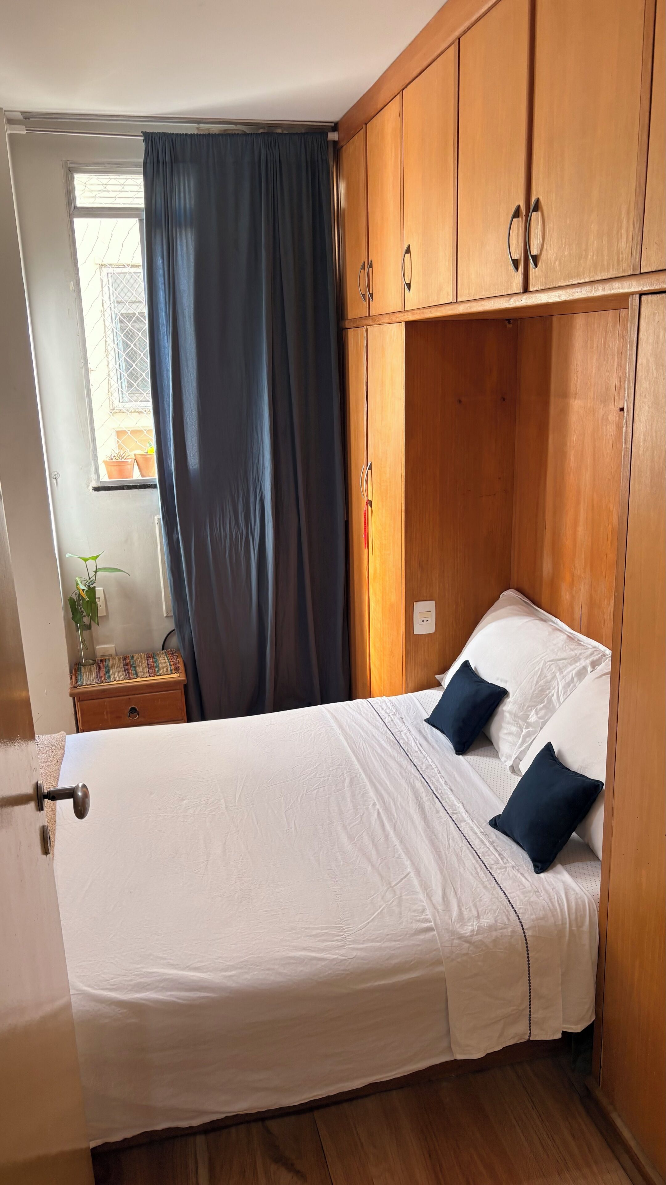 Ferros/tábuas de passar roupa, Wi-Fi, roupa de cama