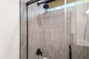 Bathroom - Secluded Modern Mountain Retreat - 2 acres - private trails & breathtaking views (Fraser)