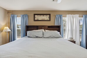 2 bedrooms, WiFi, bed sheets - Beautiful 2-bedroom townhome with a loft, perfect for a family visiting Houston. (Houston)