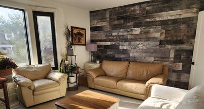 Annex HUGE 4 Bdrms 2 Living Rooms 3 Workspaces - Near U of T & FIFA World Cup!