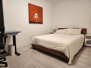 4 bedrooms, desk, free WiFi, bed sheets