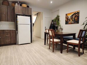 Dining - Bloor & Christie HUGE 4 Bdrms 2 Living Rooms - Close to U of T & FIFA World Cup! (Toronto)