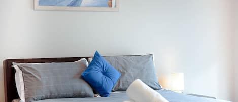 Iron/ironing board, WiFi, bed sheets