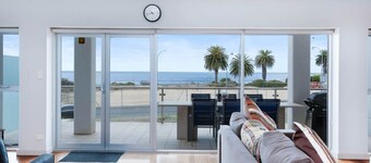 Harbor Shores: Oceanfront Escape close to Shops