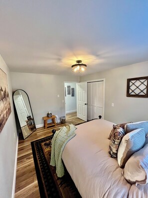 2 chambres, fer et planche à repasser, Wi-Fi gratuit, draps fournis