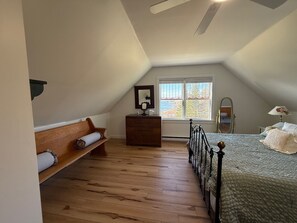 3 bedrooms, iron/ironing board, free WiFi, bed sheets - Charming 3 bed, 2 bath cottage in Tenant's Harbor, ME with stunning views! (St. George)