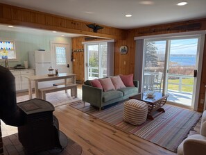 Smart TV - Escape to Bella Vista, a 3-bed, 2-bath cottage retreat in Tenant’s Harbor, ME! (St. George)