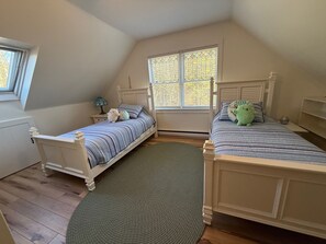 3 bedrooms, iron/ironing board, free WiFi, bed sheets - Escape to Bella Vista, a 3-bed, 2-bath cottage retreat in Tenant’s Harbor, ME! (St. George)