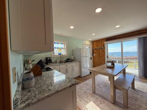 Fridge, microwave, oven, stovetop - Charming 3 bed, 2 bath cottage in Tenant's Harbor, ME with stunning views! (St. George)