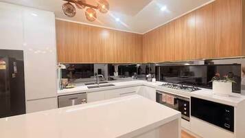 Fridge, microwave, oven, stovetop
