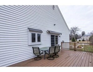 Outdoor dining - World Cup Boston Private 6-Acre Estate Sleeps 16 Less than 18 Min From Gillette (Taunton)