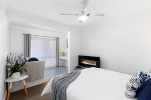 3 bedrooms, iron/ironing board, WiFi, bed sheets - Charming CBD cottage - walk everywhere (Mount Gambier)