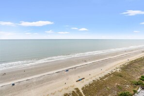 Beach nearby - Panoramic Oceanfront Resort Condo (North Myrtle Beach)
