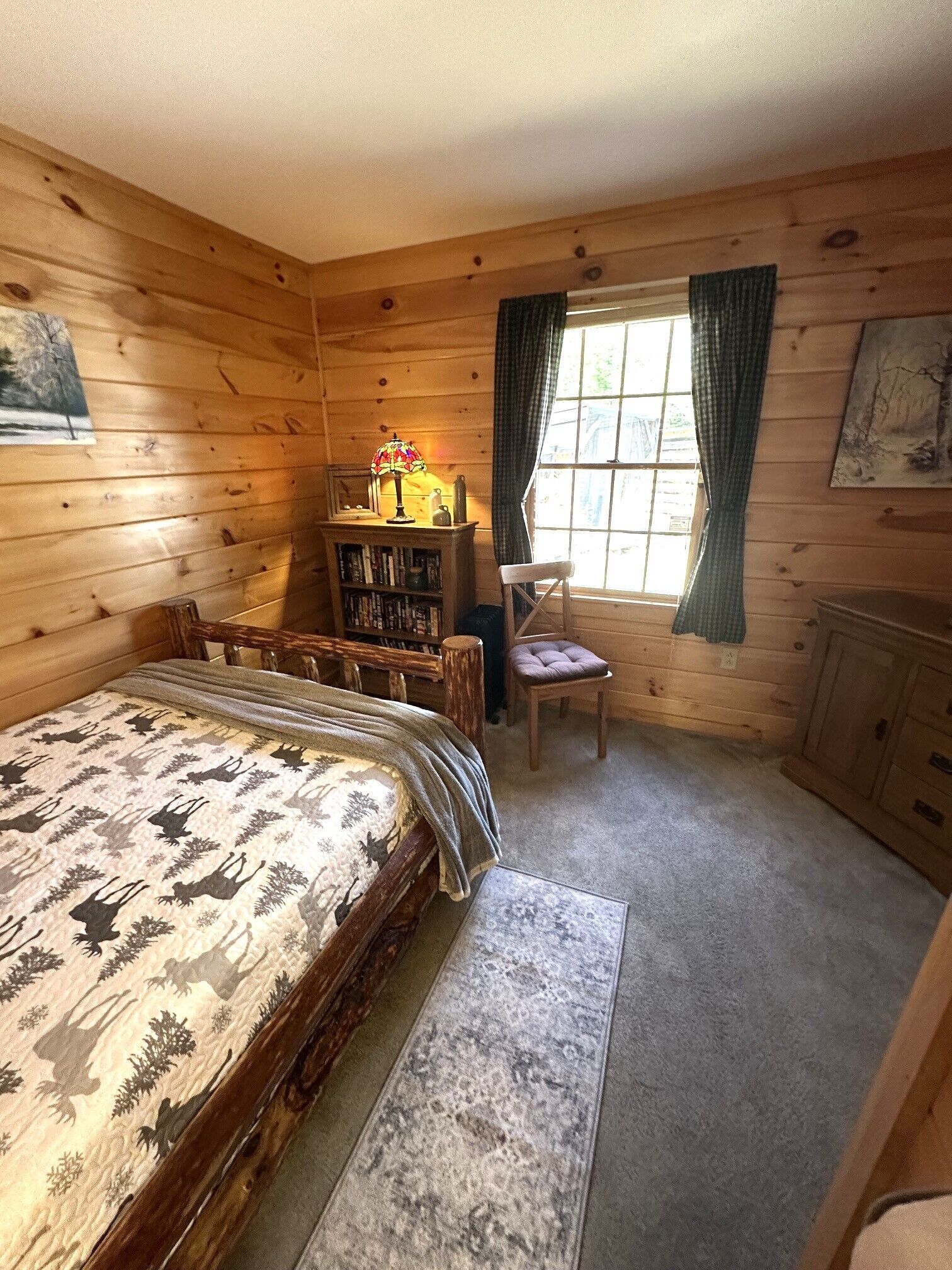 2 chambres, bureau, fer et planche à repasser, accès au Wi-Fi (inclus)